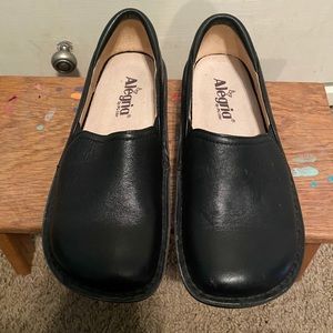 Alegria 37 Clogs